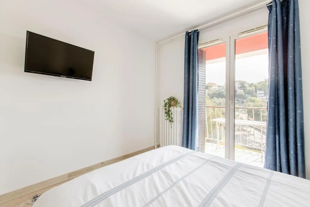 Private Room In Renovated Apartment - Tram 1 Min Walk Nicea Francja