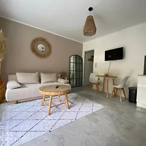 Cosy 2 Pieces, Jardin Privatif Et Piscine Fabron Appartement