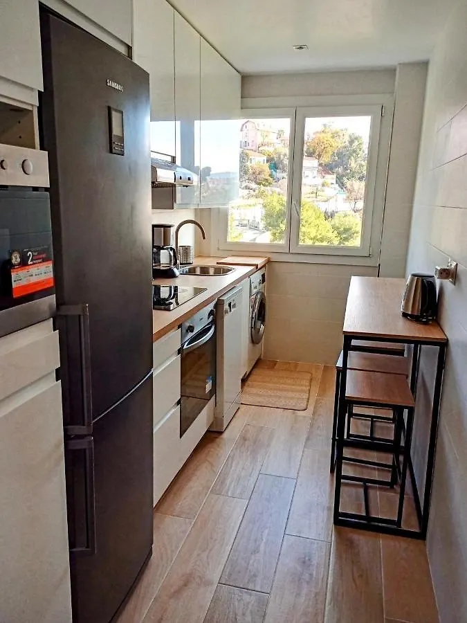Private Room In Renovated Apartment - Tram 1 Min Walk Nice 0*,  France